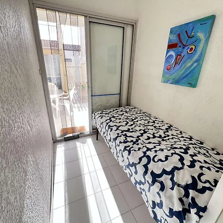 T2 Avec Terrasse Et Parking, A 50m De La - Fr-1-702-70 Appartement *