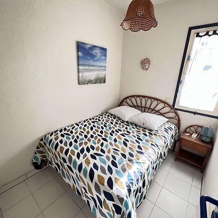 T2 Avec Terrasse Et Parking, A 50m De La - Fr-1-702-70 Appartement